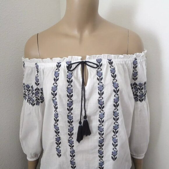 NWT Abercrombie & Fitch Womens Off Shoulder Embriodered Top Size XS White - Picture 2 of 7